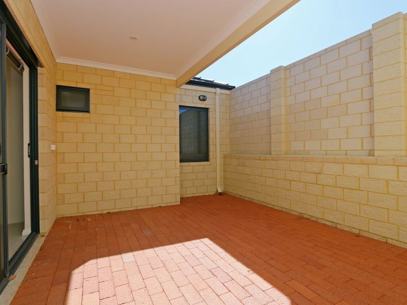 1 & 2/3 Merino Court, Thornlie WA 6108