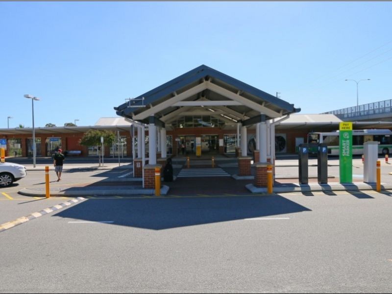 1 & 2/3 Merino Court, Thornlie WA 6108