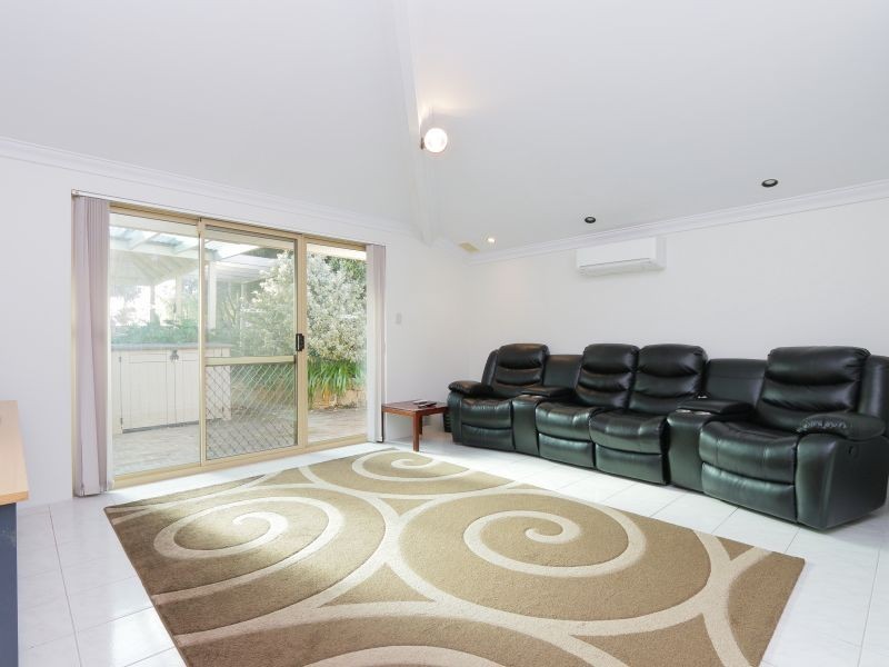 19 Regency Drive, Thornlie WA 6108
