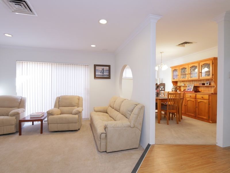 19 Regency Drive, Thornlie WA 6108