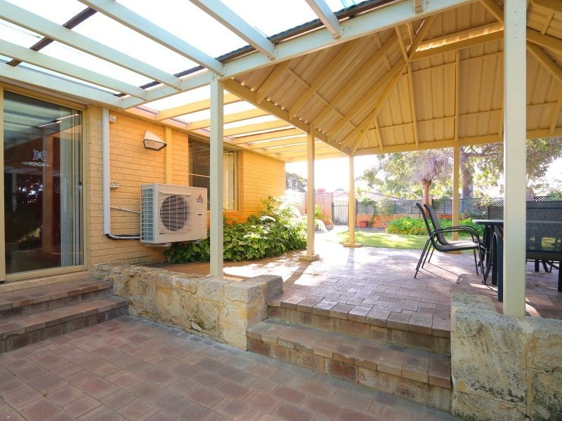 19 Regency Drive, Thornlie WA 6108