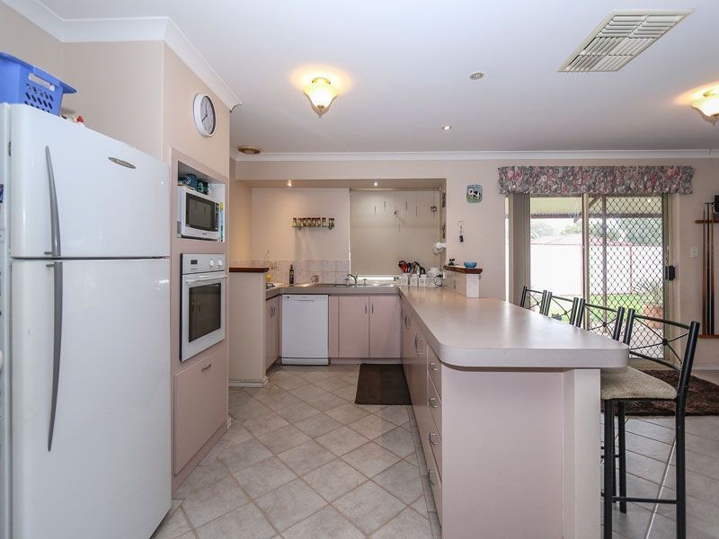 13 Dempsey Place, Kenwick WA 6107