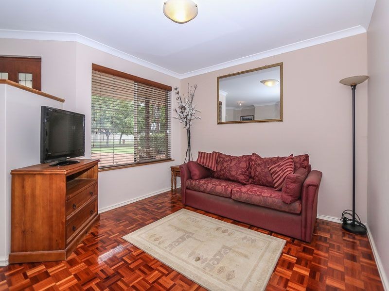 13 Dempsey Place, Kenwick WA 6107