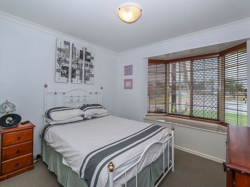 13 Dempsey Place, Kenwick WA 6107