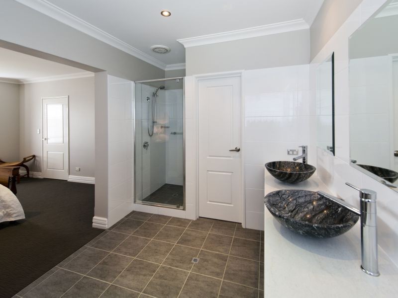 109 Southacre Drive, Canning Vale WA 6155