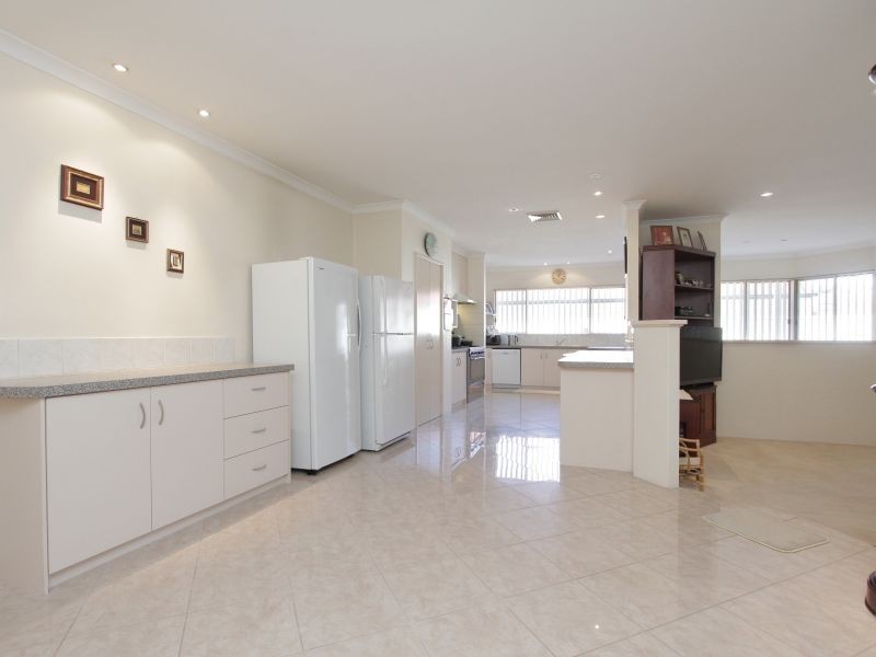 31 Murdoch Road, Thornlie WA 6108