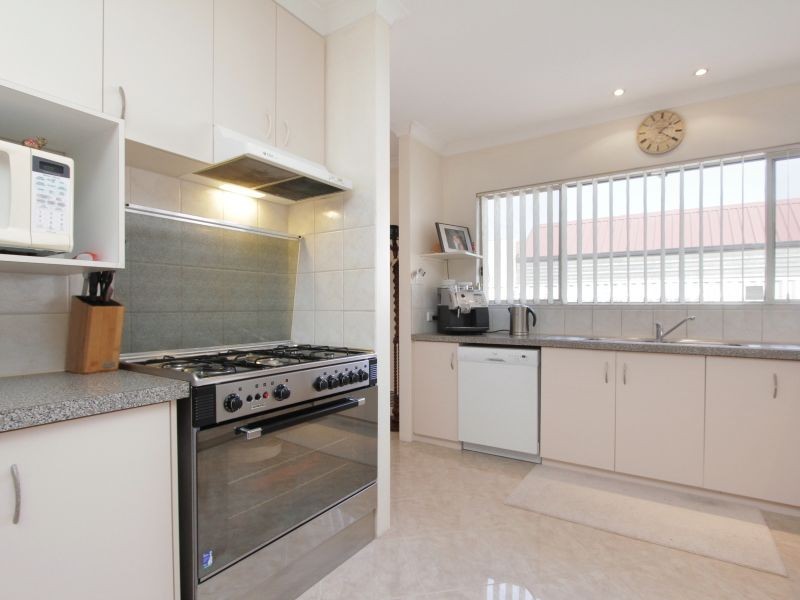 31 Murdoch Road, Thornlie WA 6108