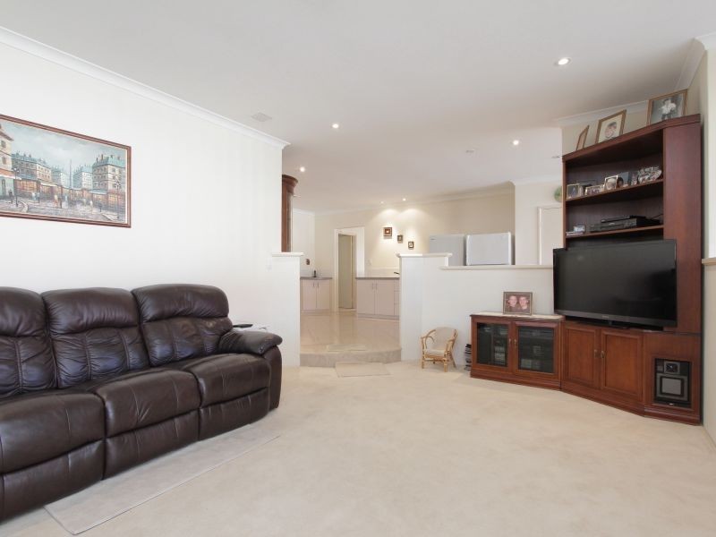 31 Murdoch Road, Thornlie WA 6108