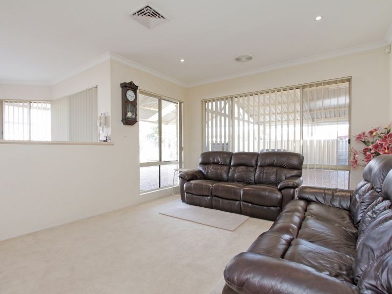 31 Murdoch Road, Thornlie WA 6108