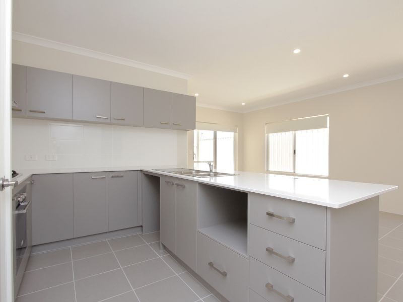 27 Latteri Turn, Aubin Grove WA 6164