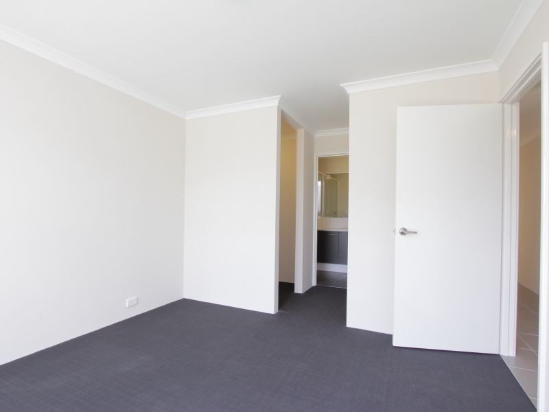 27 Latteri Turn, Aubin Grove WA 6164