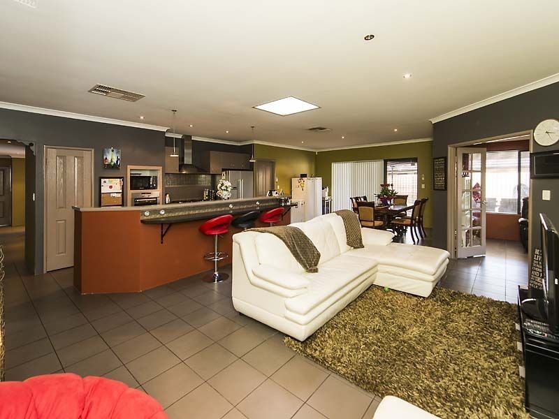 1 Jacksonia Gate, Canning Vale WA 6155