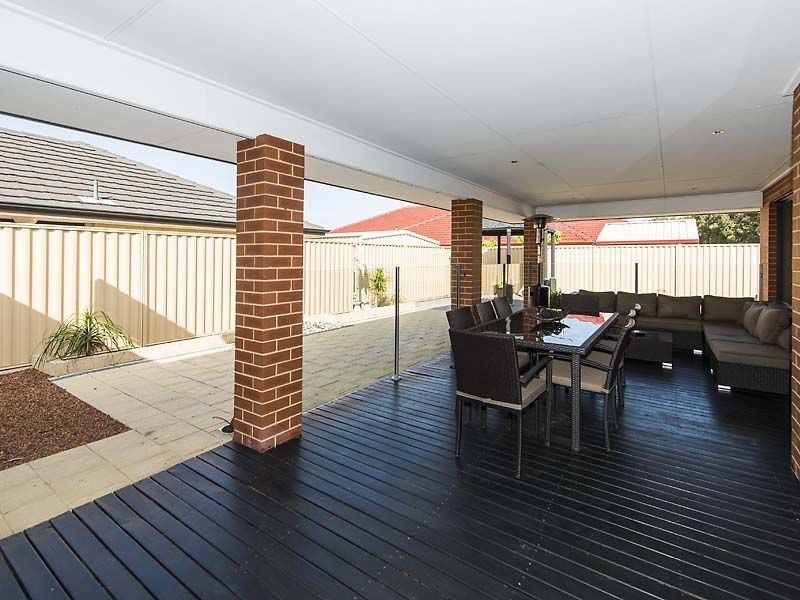 1 Jacksonia Gate, Canning Vale WA 6155