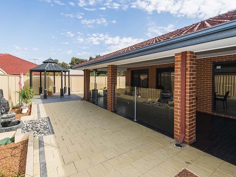 1 Jacksonia Gate, Canning Vale WA 6155