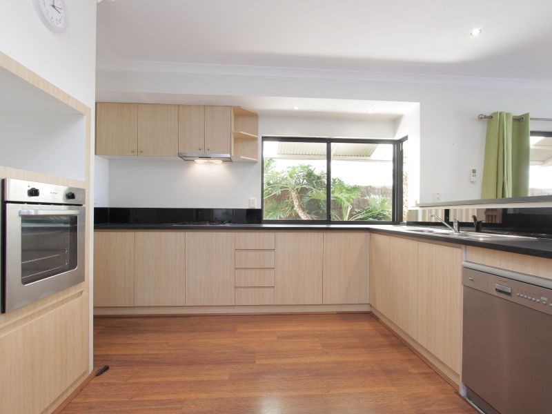 8 Minstrell Road, Bertram WA 6167