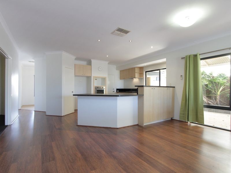 8 Minstrell Road, Bertram WA 6167