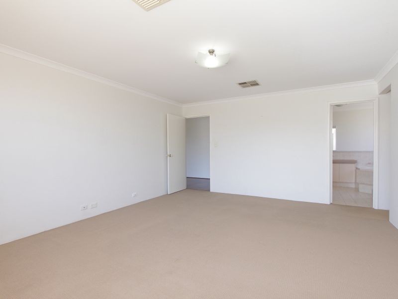 8 Minstrell Road, Bertram WA 6167