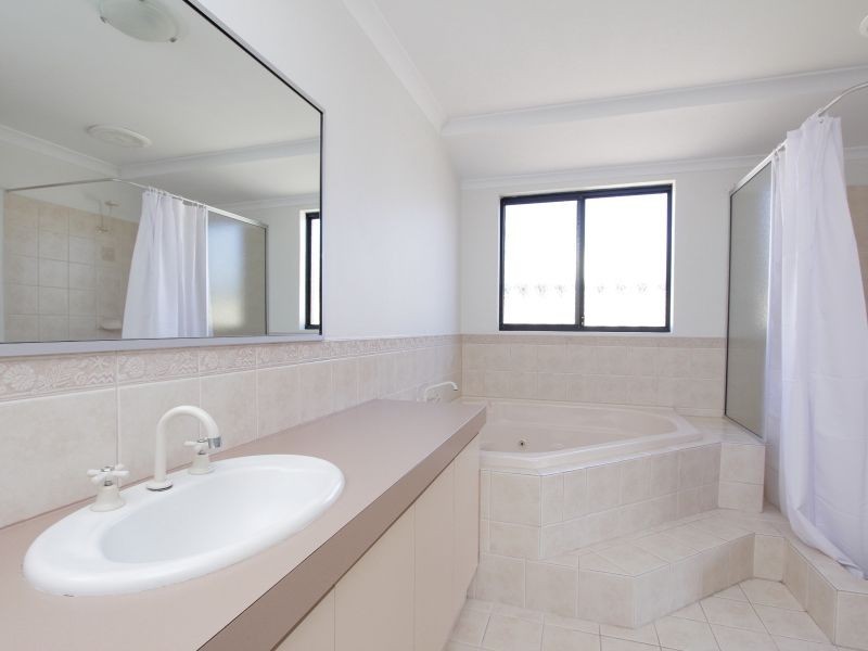 8 Minstrell Road, Bertram WA 6167