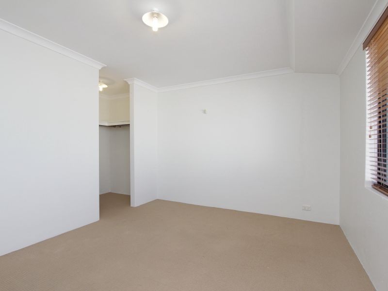 8 Minstrell Road, Bertram WA 6167