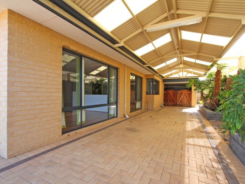 8 Minstrell Road, Bertram WA 6167