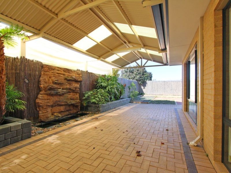 8 Minstrell Road, Bertram WA 6167