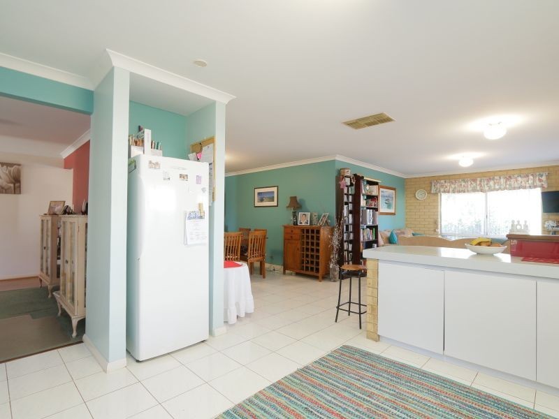 9 Firefalls Close, Huntingdale WA 6110