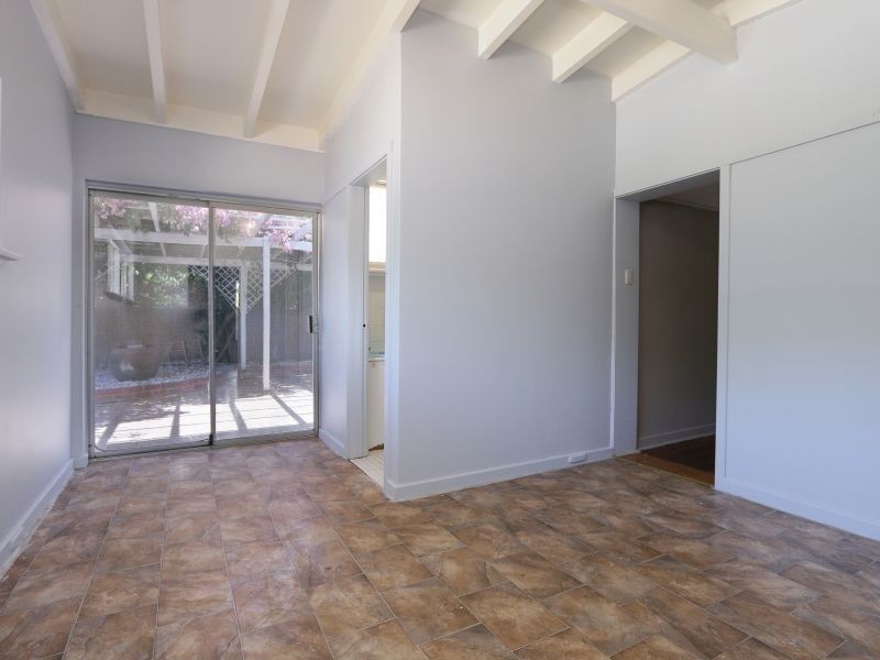 8 Swanley Street, Gosnells WA 6110