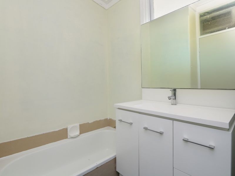 8 Swanley Street, Gosnells WA 6110