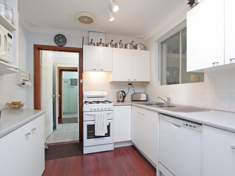 6 Cleve Way, Gosnells WA 6110