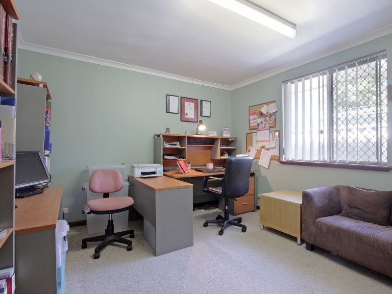 6 Cleve Way, Gosnells WA 6110