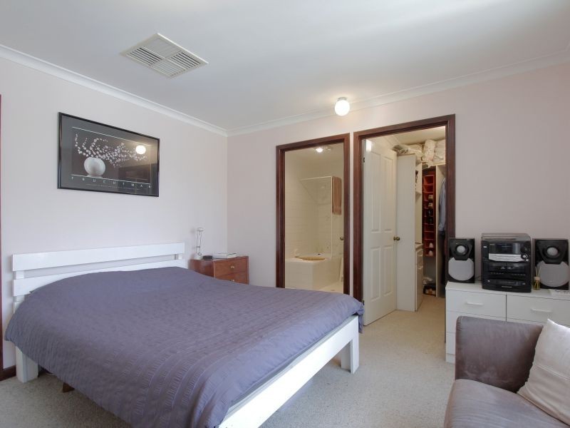 6 Cleve Way, Gosnells WA 6110