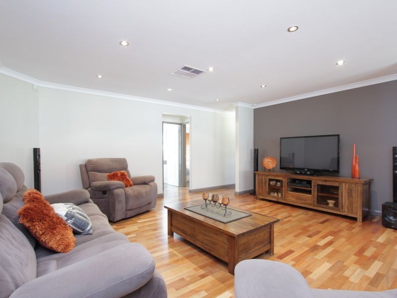 71 Lakey Street, Southern River WA 6110