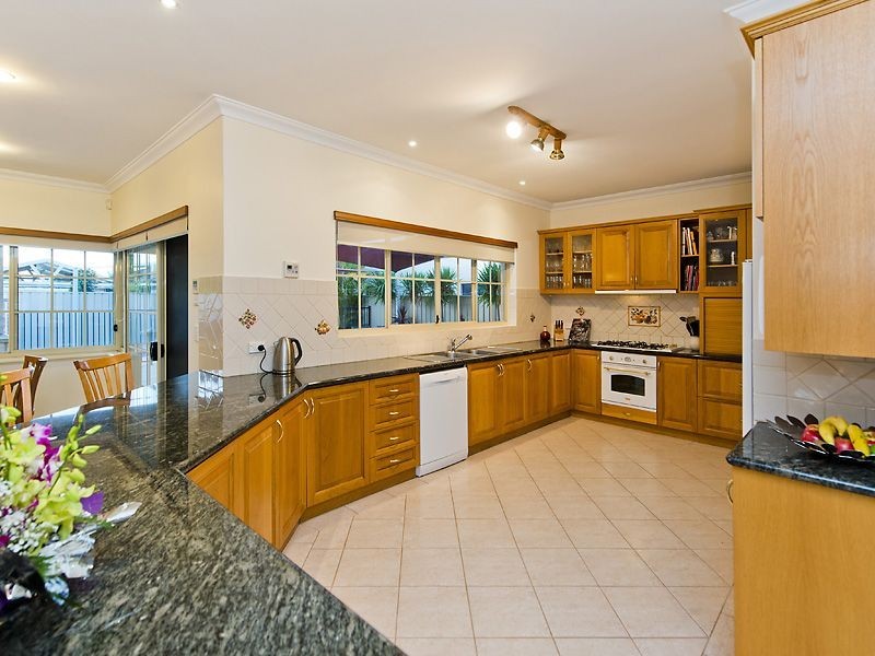 3 Bennett Drive, Canning Vale WA 6155