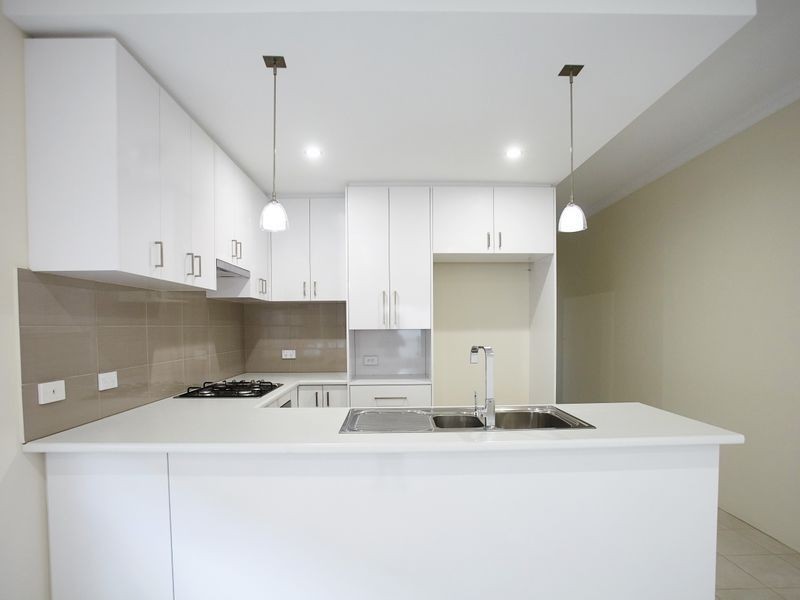 10D Debenham Street, Thornlie WA 6108