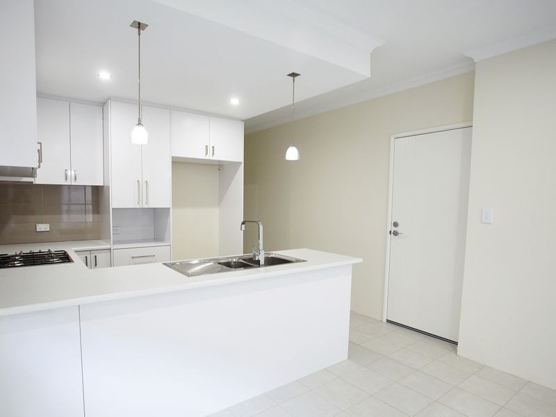10D Debenham Street, Thornlie WA 6108