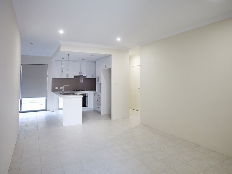 10D Debenham Street, Thornlie WA 6108
