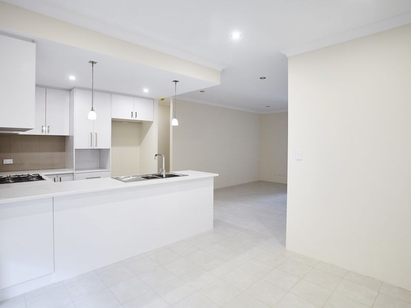 10D Debenham Street, Thornlie WA 6108