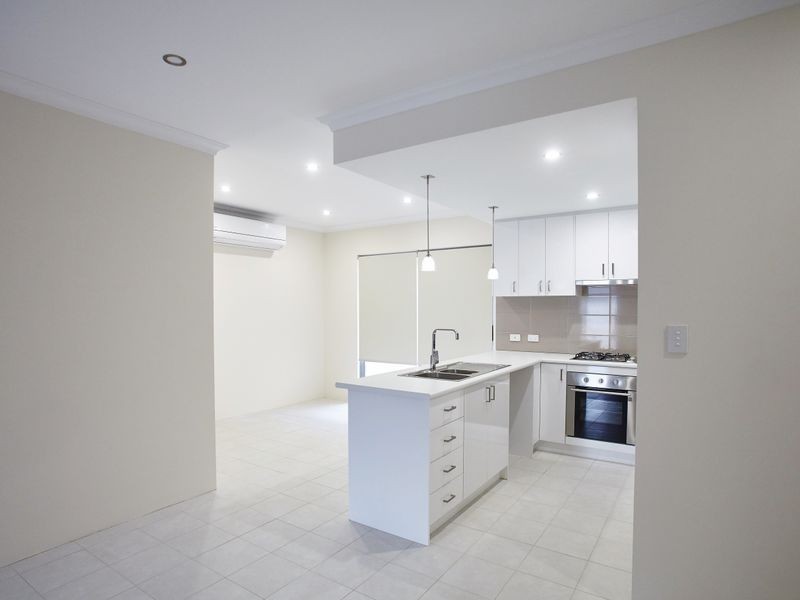 10D Debenham Street, Thornlie WA 6108