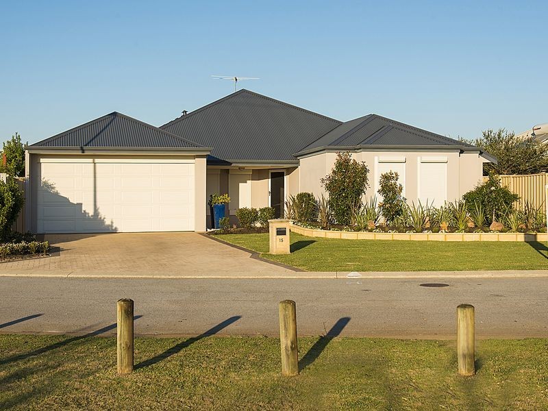 15 Hallstrom Way, Canning Vale WA 6155
