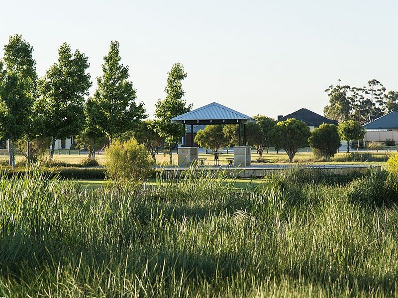 15 Hallstrom Way, Canning Vale WA 6155