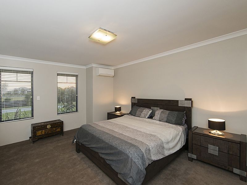 15 Hallstrom Way, Canning Vale WA 6155