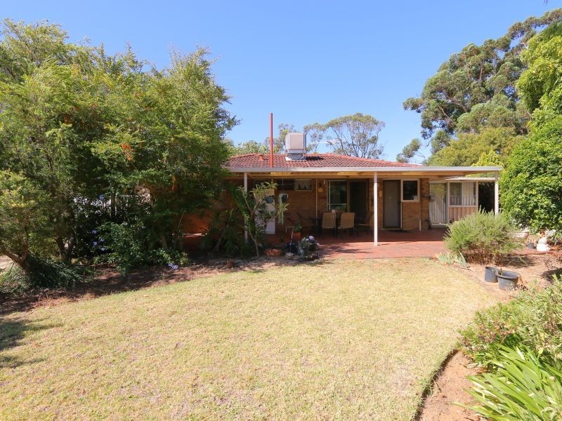 33 Parkside Drive, Thornlie WA 6108