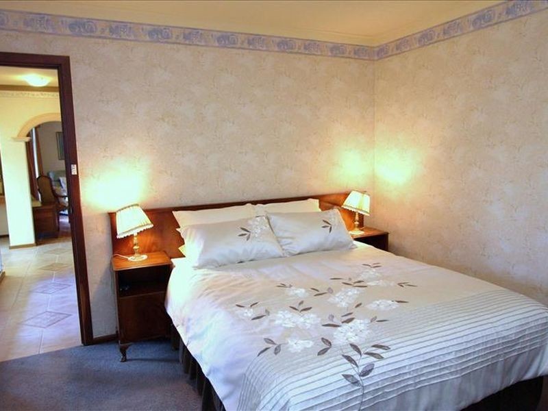 8 Carrick Road, Mount Richon WA 6112