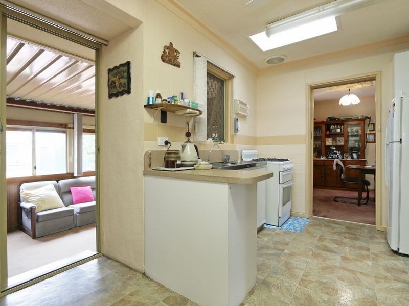 6 Kelton Way, Thornlie WA 6108