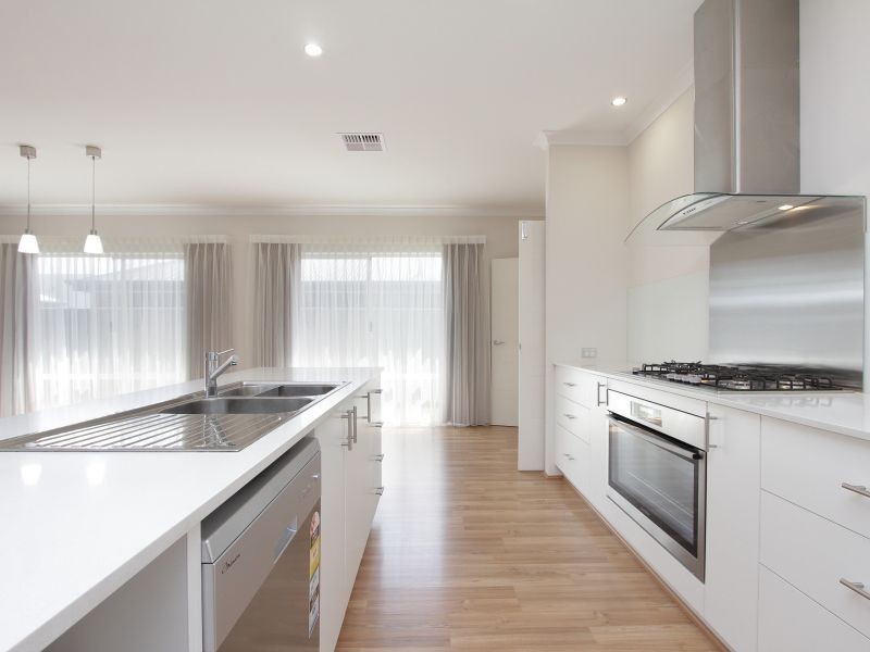 9 Erlon Way, Harrisdale WA 6112