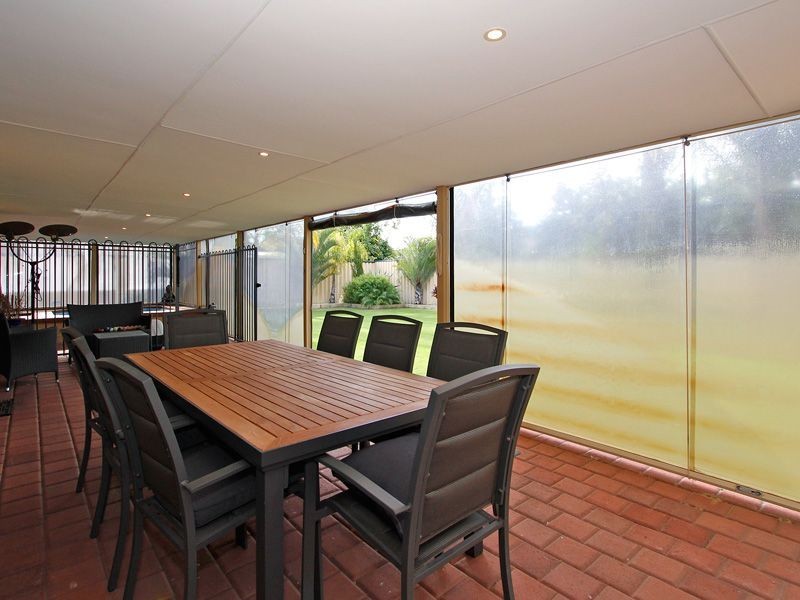 67 Forest Lakes Drive, Thornlie WA 6108