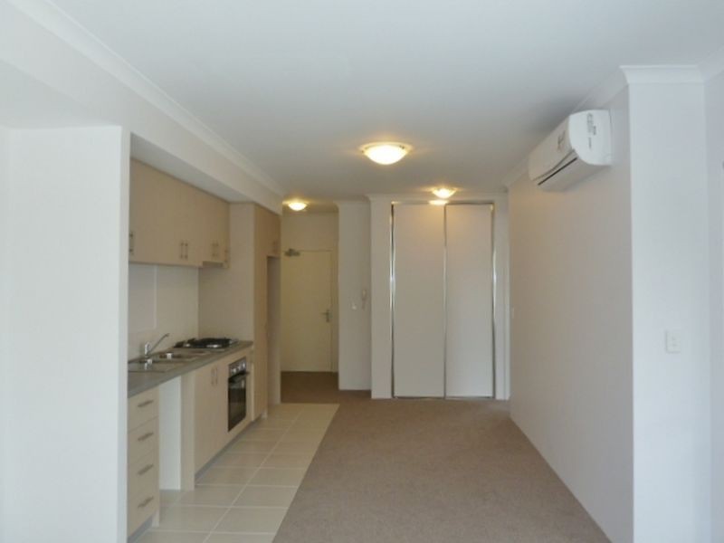 Unit 4/11 Debenham Street, Thornlie WA 6108