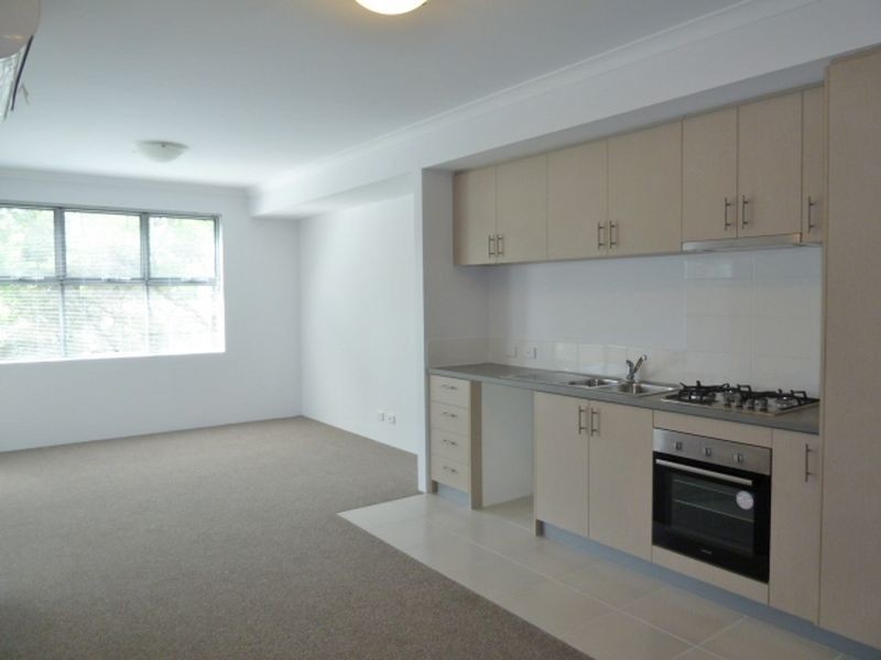 Unit 4/11 Debenham Street, Thornlie WA 6108