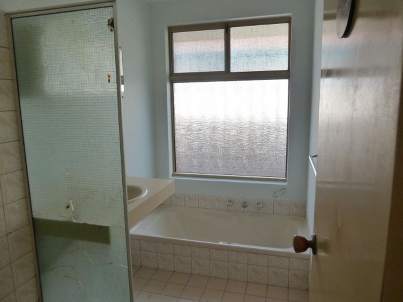 9 Mulline Court, Maddington WA 6109