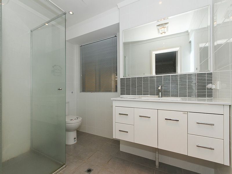 19 Farrer Place, Thornlie WA 6108